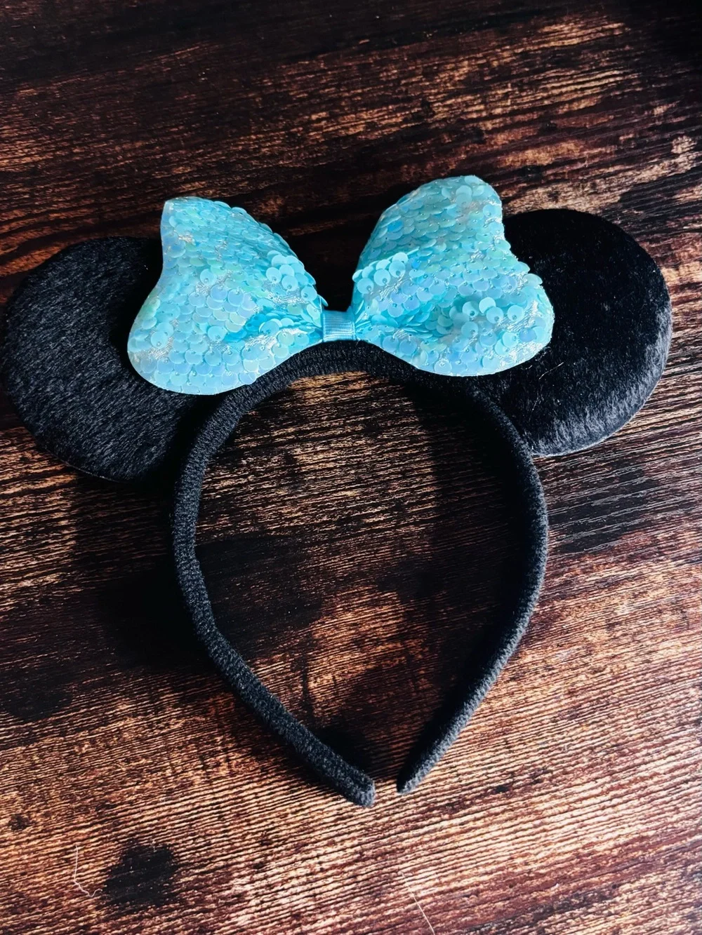 Disney Black Minnie Mouse Ears Headband with Aqua‎ Sequin Bow